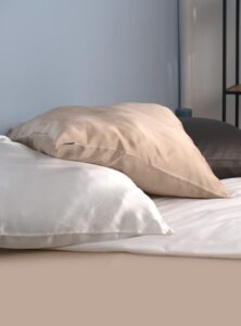 Kissenbezug aus 100 % Maulbeerseide (OEKO-TEX) Beige